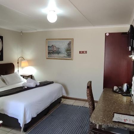 Premiere Guesthouse Bloemfontein Exterior photo