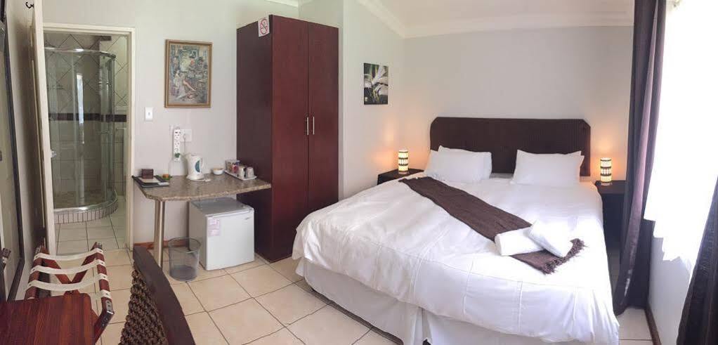 Premiere Guesthouse Bloemfontein Exterior photo